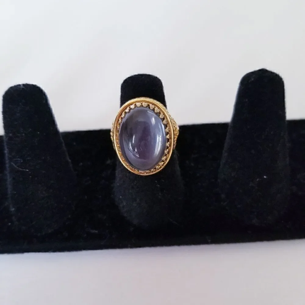 Vintage Oval chalcedony ring